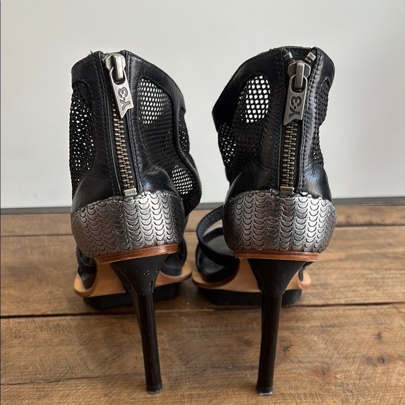 Adidas Black Heels with Chunky Block Heel - Picture 4 of 9